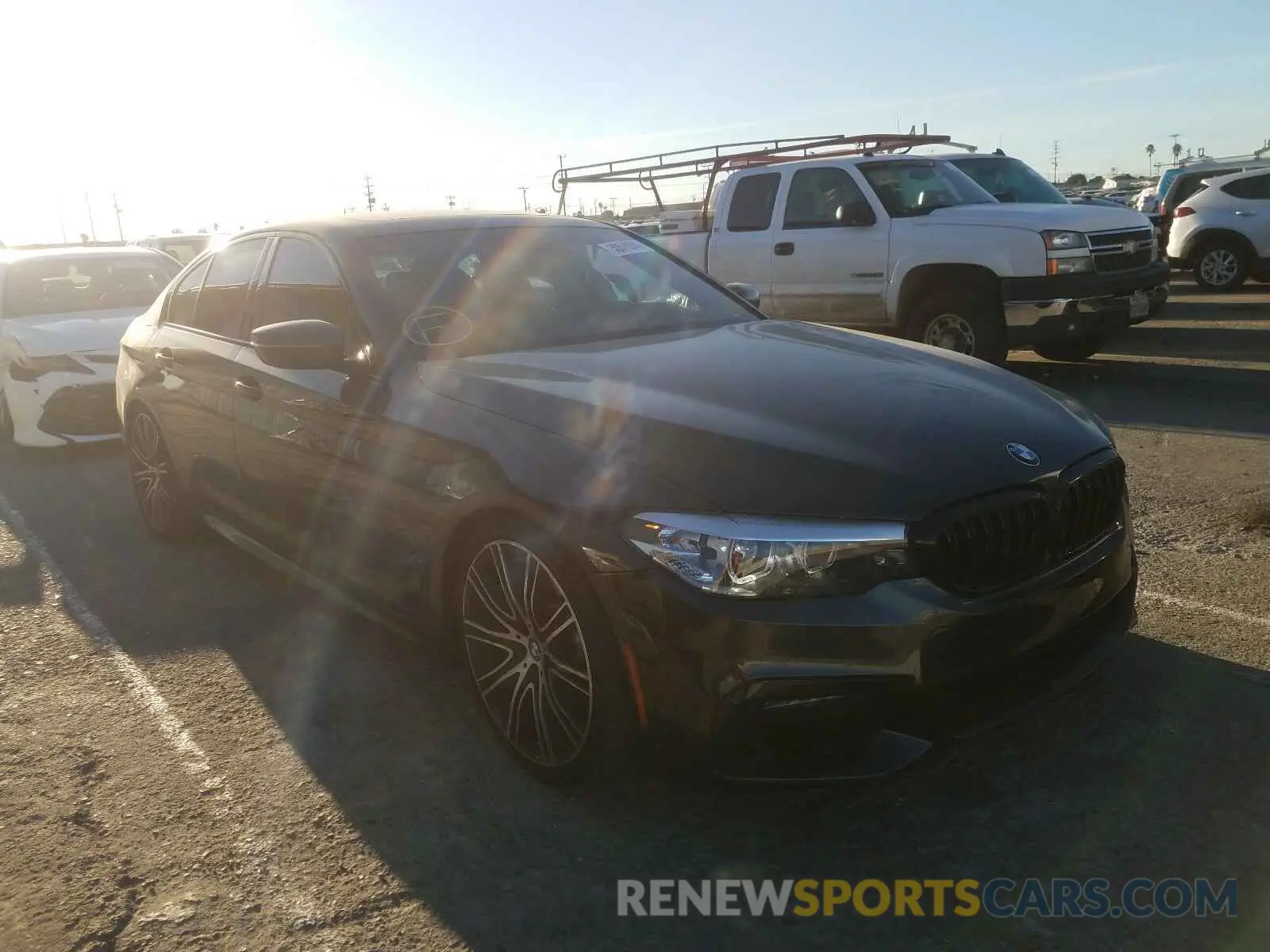 1 fotografías del automóvil dañado WBAJE5C55KWW18809 BMW 5 SERIES 2019