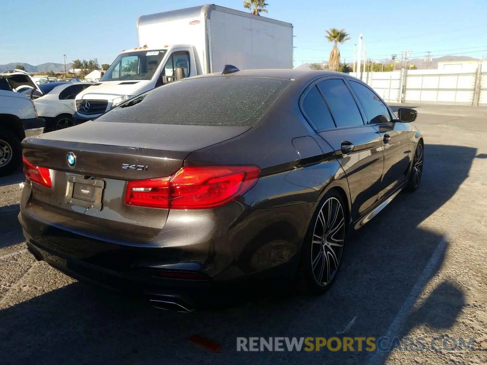 4 fotografías del automóvil dañado WBAJE5C55KWW18809 BMW 5 SERIES 2019