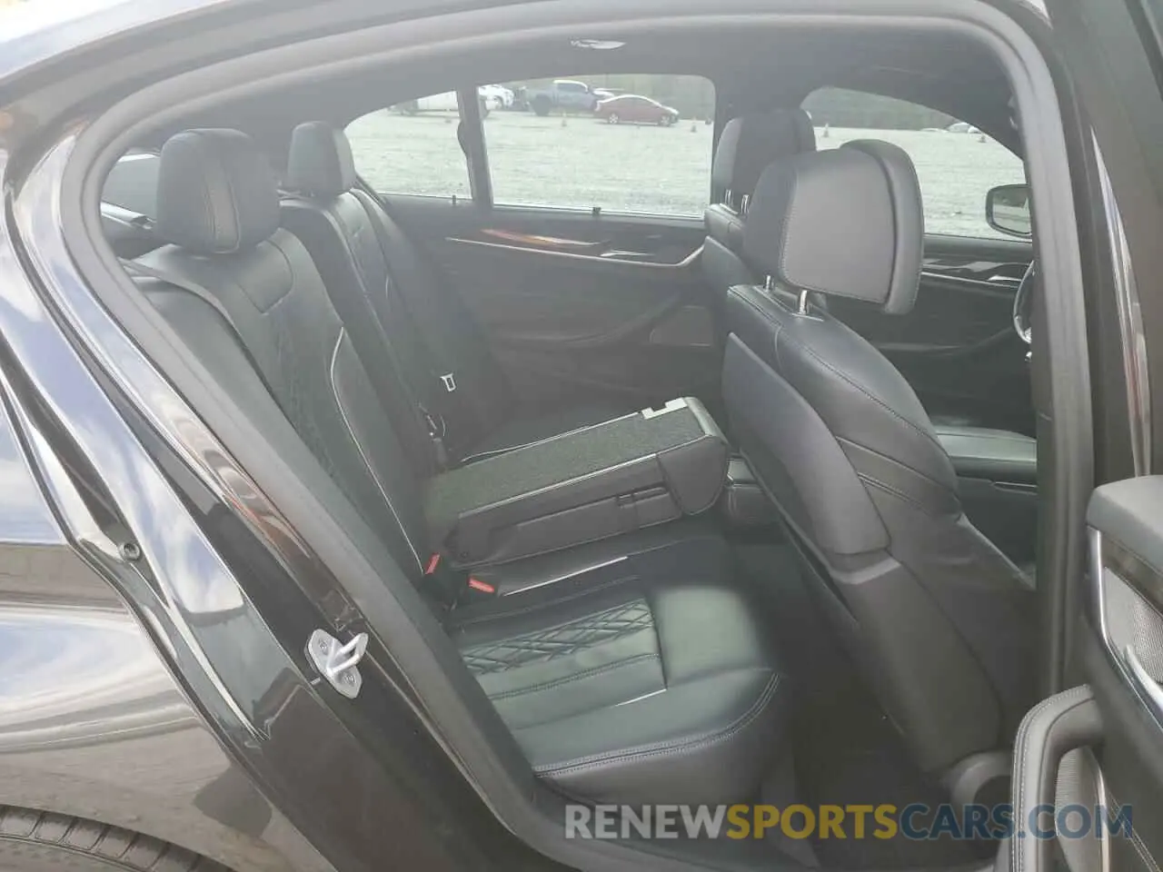 10 fotografías del automóvil dañado WBAJE5C56KWE66185 BMW 5 SERIES 2019