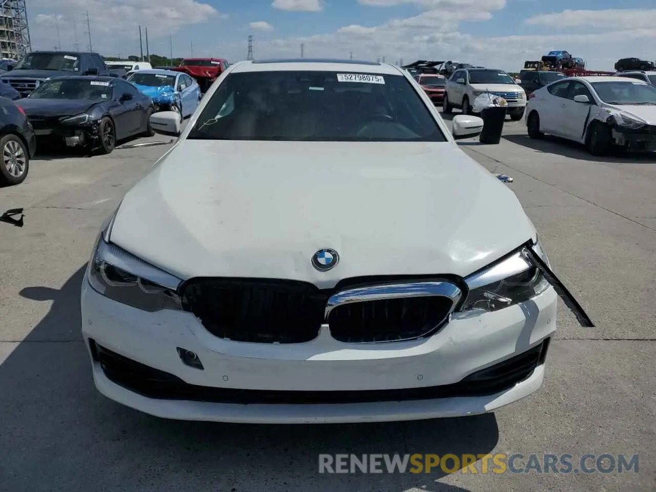 5 fotografías del automóvil dañado WBAJE5C56KWW17040 BMW 5 SERIES 2019