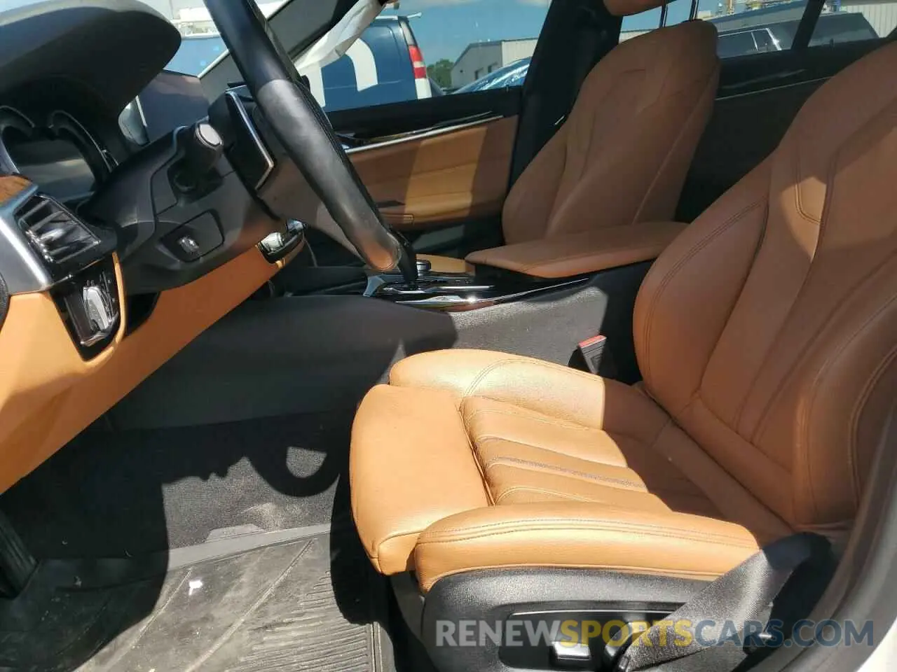 7 fotografías del automóvil dañado WBAJE5C56KWW17040 BMW 5 SERIES 2019