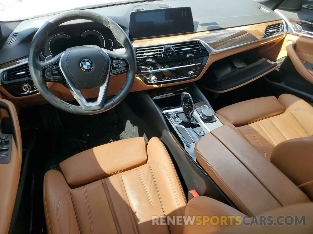 8 fotografías del automóvil dañado WBAJE5C56KWW17040 BMW 5 SERIES 2019