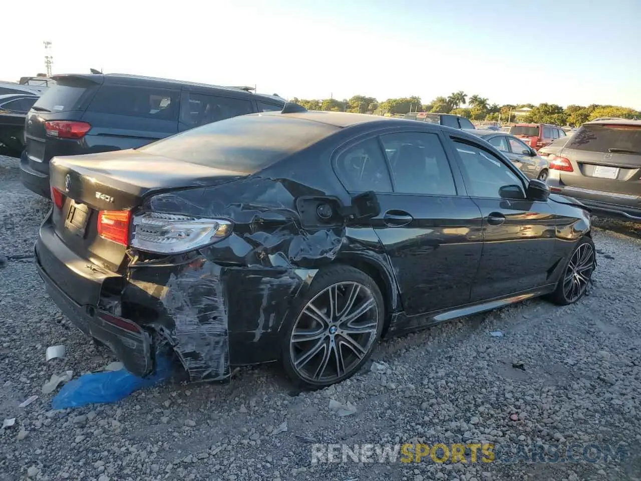 3 fotografías del automóvil dañado WBAJE5C57KWE66583 BMW 5 SERIES 2019