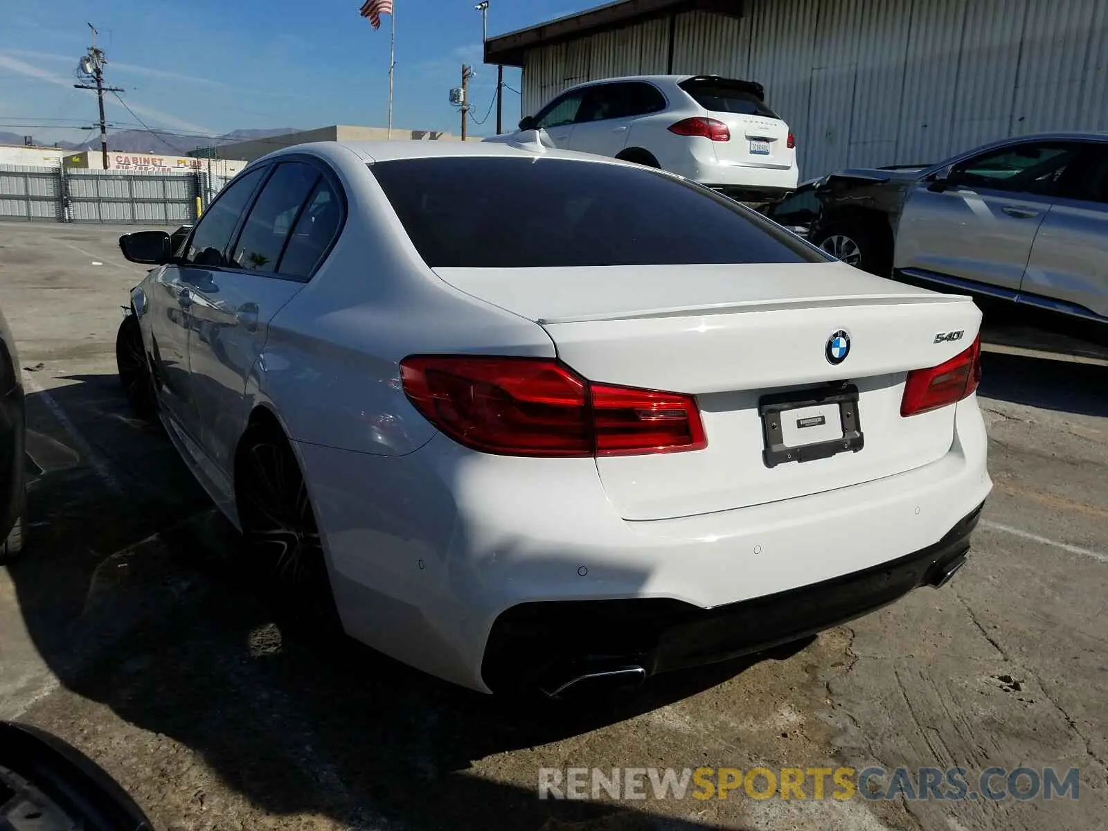 3 fotografías del automóvil dañado WBAJE5C57KWW13031 BMW 5 SERIES 2019