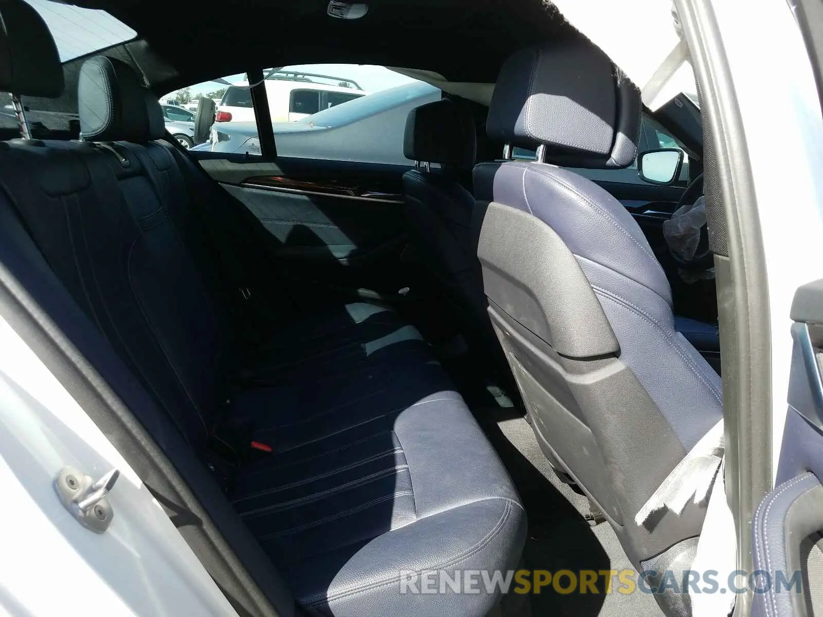 6 fotografías del automóvil dañado WBAJE5C57KWW13031 BMW 5 SERIES 2019