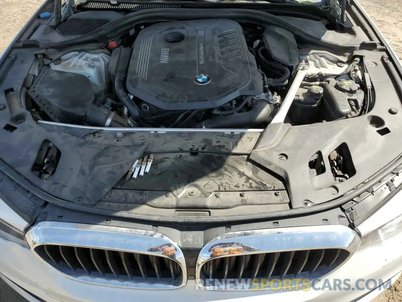 11 fotografías del automóvil dañado WBAJE5C58KWE66317 BMW 5 SERIES 2019