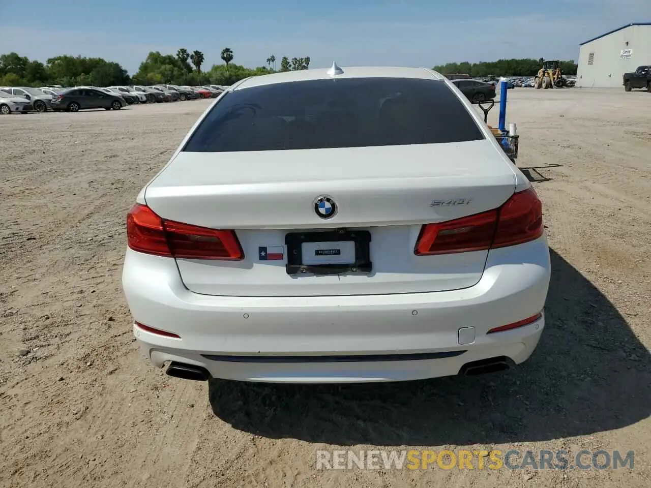 6 fotografías del automóvil dañado WBAJE5C58KWE66317 BMW 5 SERIES 2019