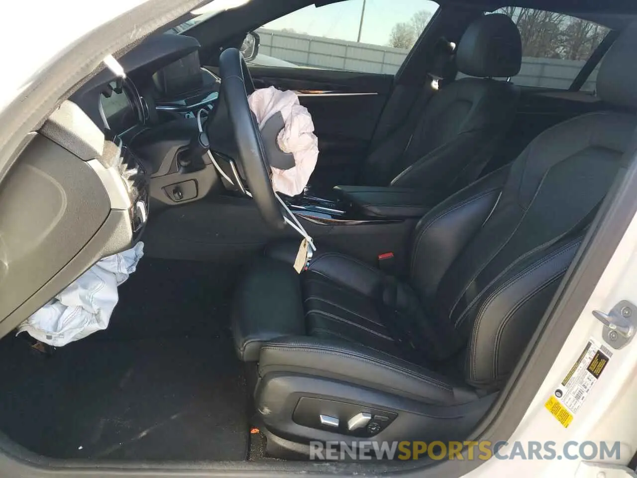 7 fotografías del automóvil dañado WBAJE5C5XKWA98674 BMW 5 SERIES 2019