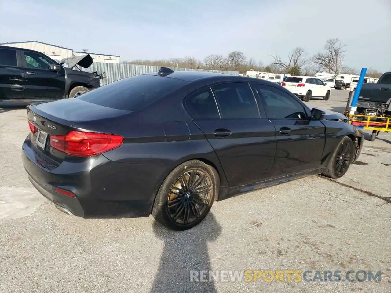 3 fotografías del automóvil dañado WBAJE5C5XKWW01214 BMW 5 SERIES 2019