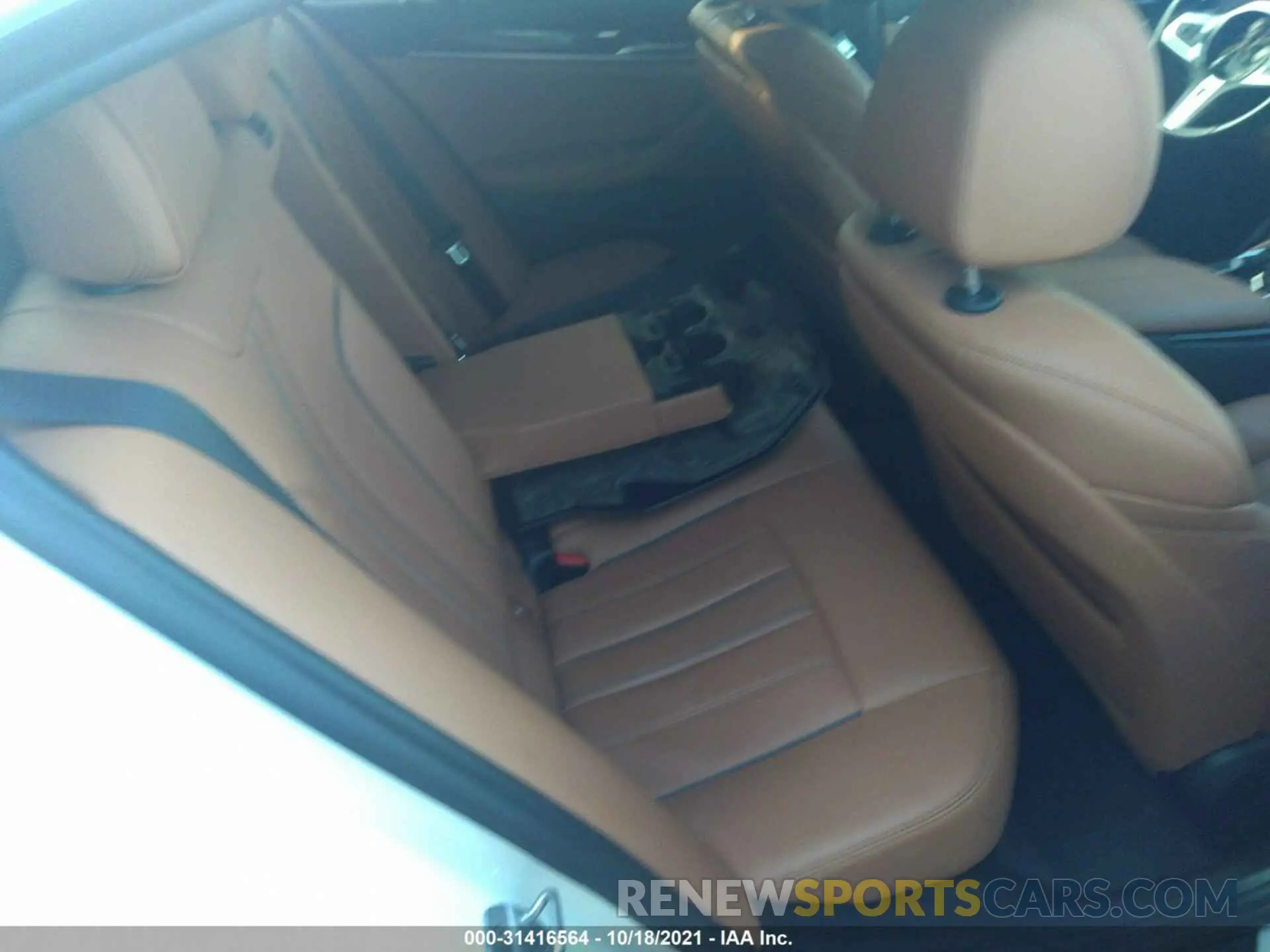 8 fotografías del automóvil dañado WBAJE7C51KG892675 BMW 5 SERIES 2019