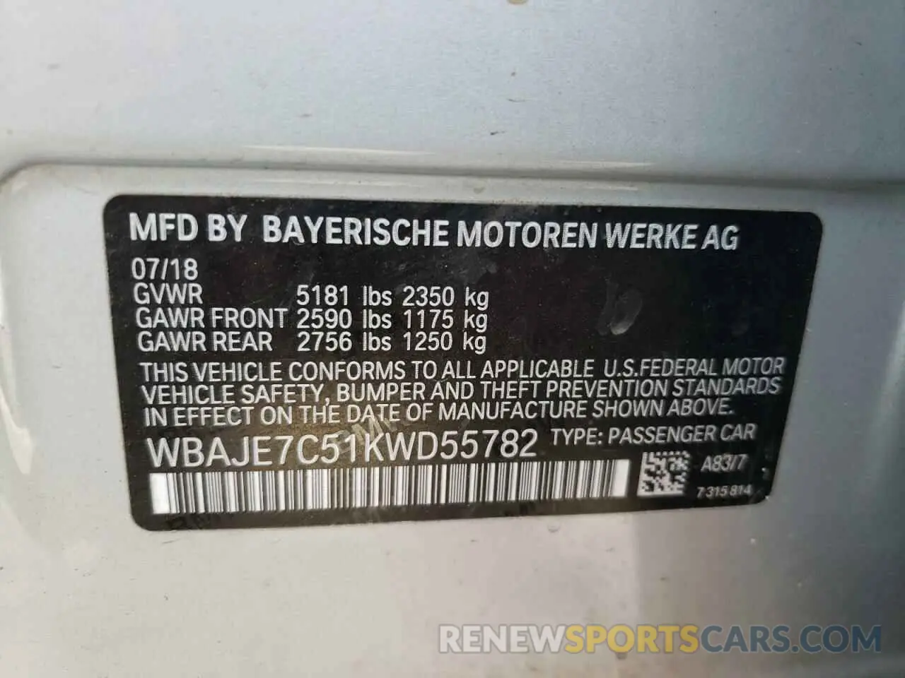 10 fotografías del automóvil dañado WBAJE7C51KWD55782 BMW 5 SERIES 2019