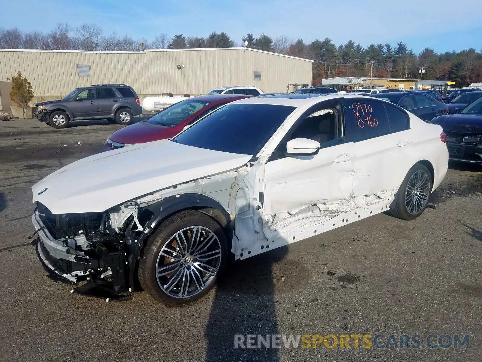 2 fotografías del automóvil dañado WBAJE7C52KWW16446 BMW 5 SERIES 2019