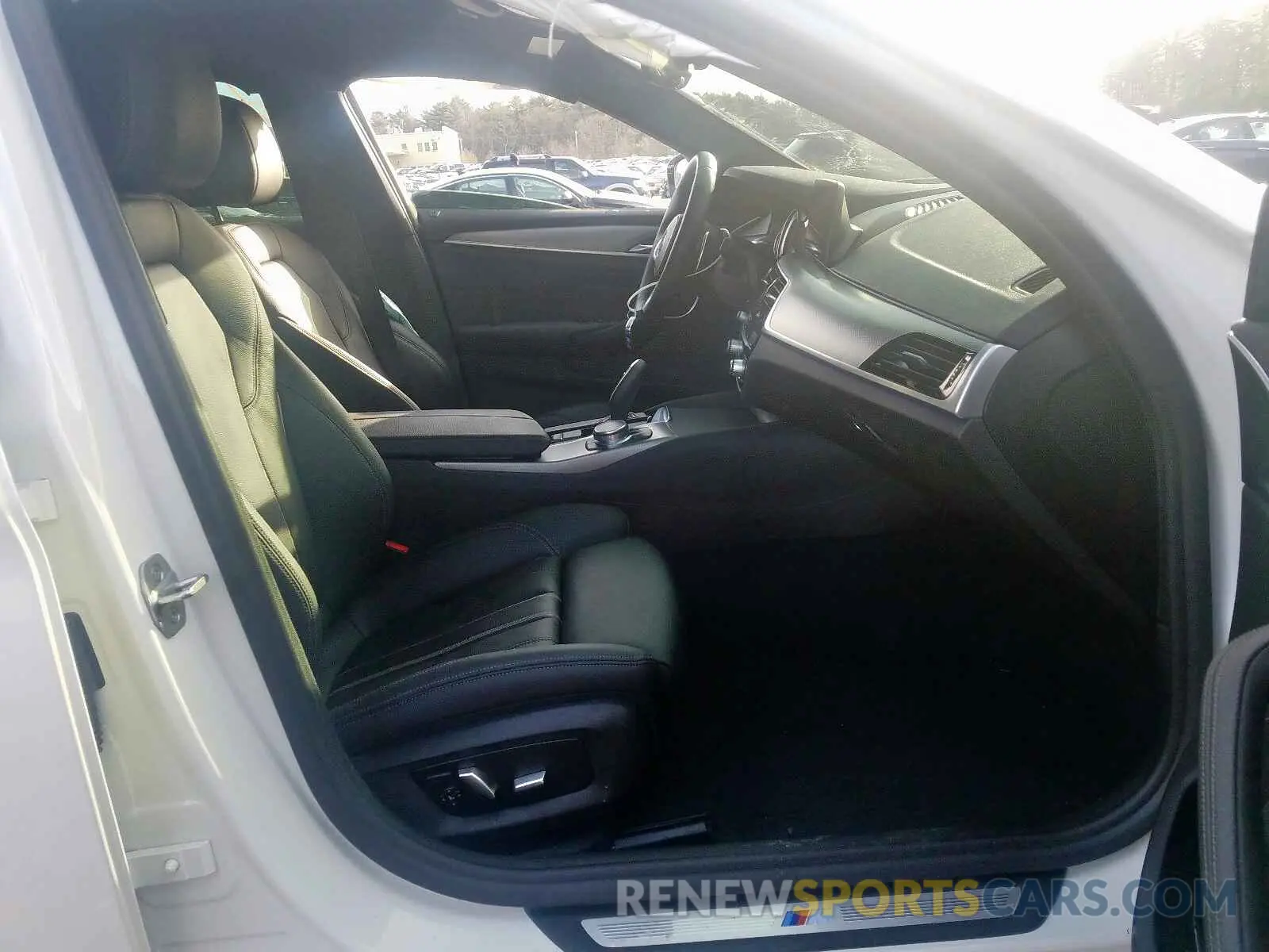 5 fotografías del automóvil dañado WBAJE7C52KWW16446 BMW 5 SERIES 2019