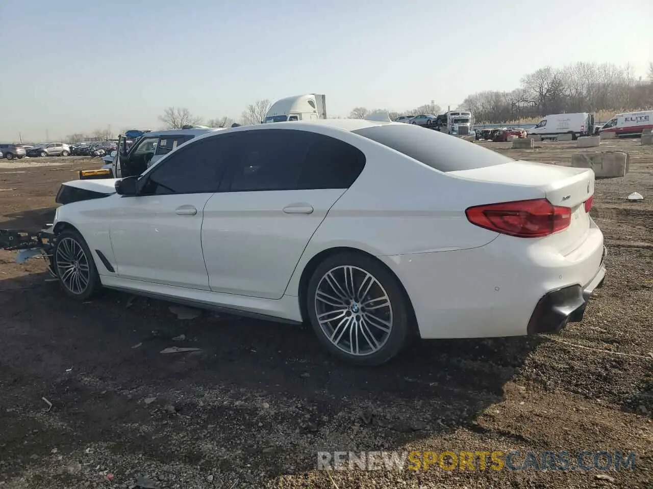 2 fotografías del automóvil dañado WBAJE7C54KWD55176 BMW 5 SERIES 2019