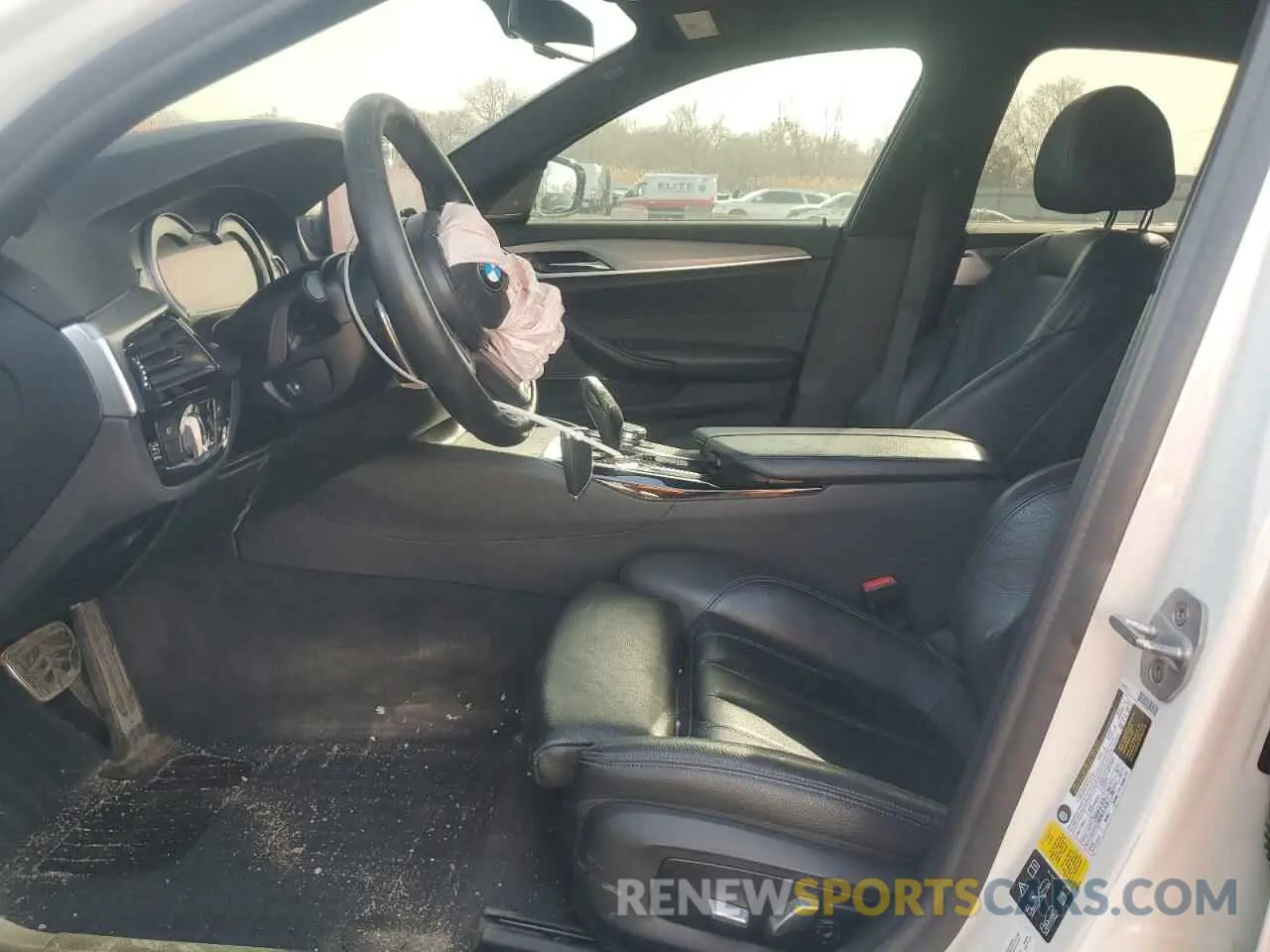 7 fotografías del automóvil dañado WBAJE7C54KWD55176 BMW 5 SERIES 2019