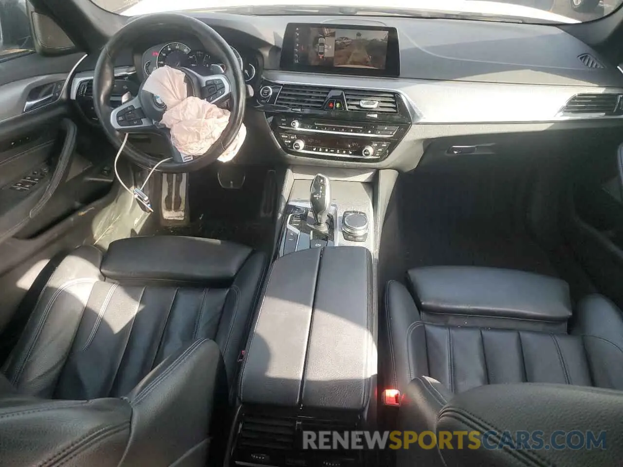 8 fotografías del automóvil dañado WBAJE7C54KWD55176 BMW 5 SERIES 2019