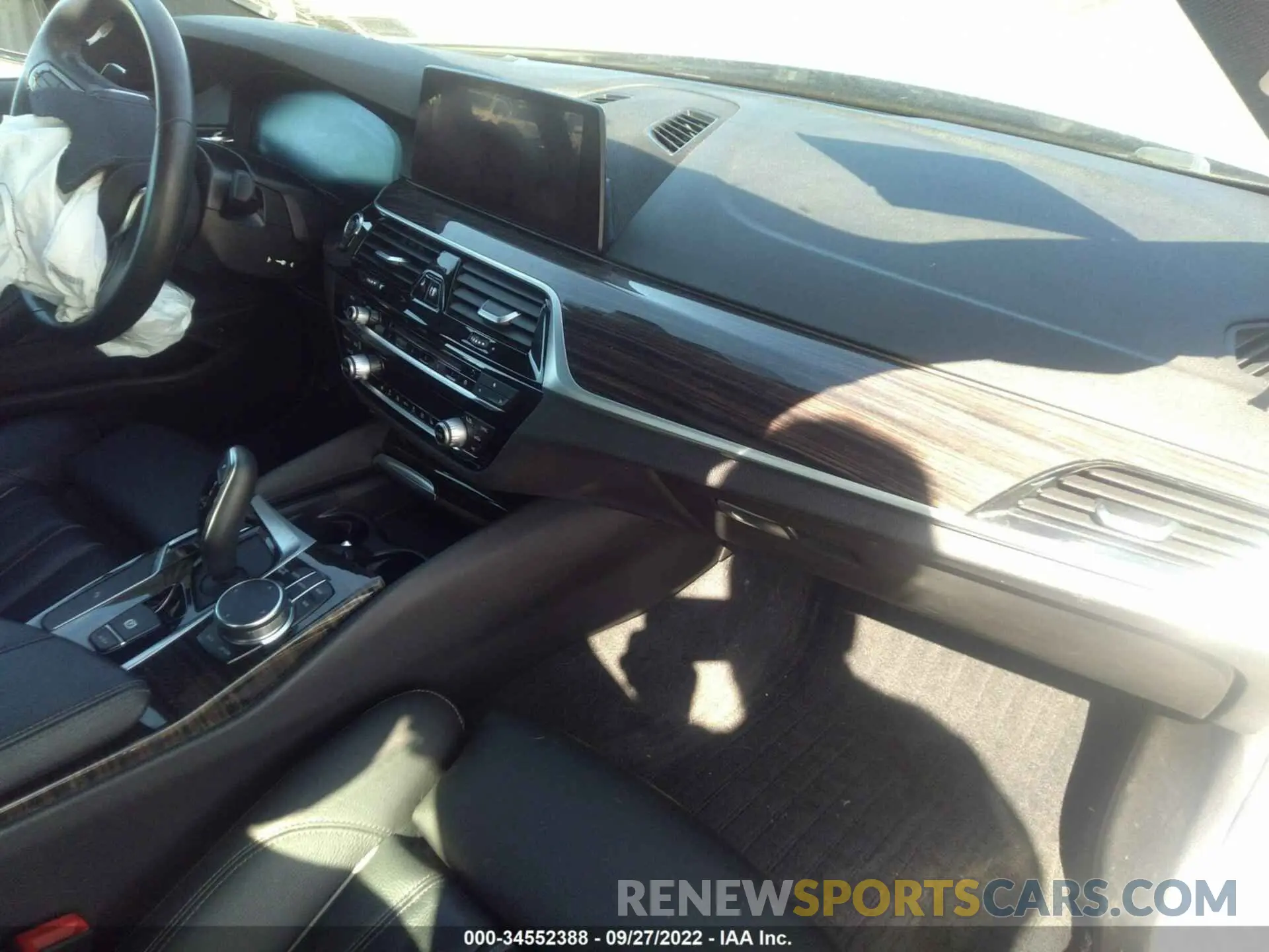 5 fotografías del automóvil dañado WBAJE7C5XKWW06487 BMW 5 SERIES 2019