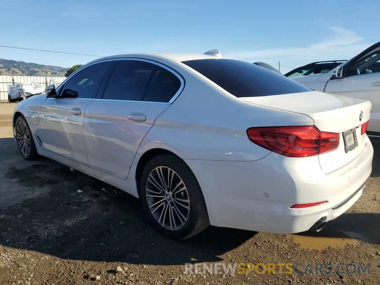 2 fotografías del automóvil dañado WBAJA9C00LCD30709 BMW 5 SERIES 2020