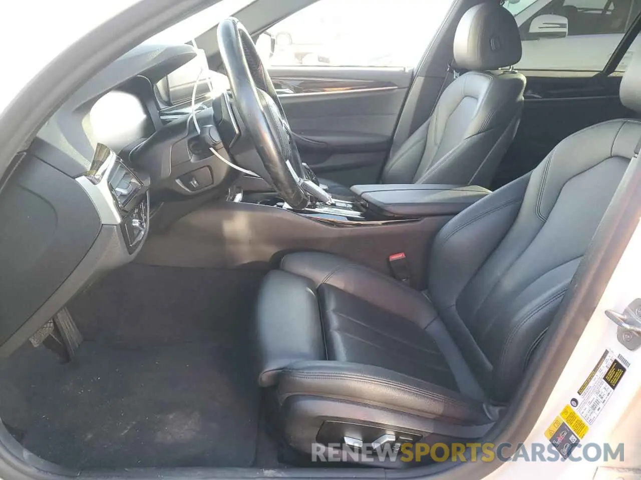 7 fotografías del automóvil dañado WBAJA9C00LCD30709 BMW 5 SERIES 2020