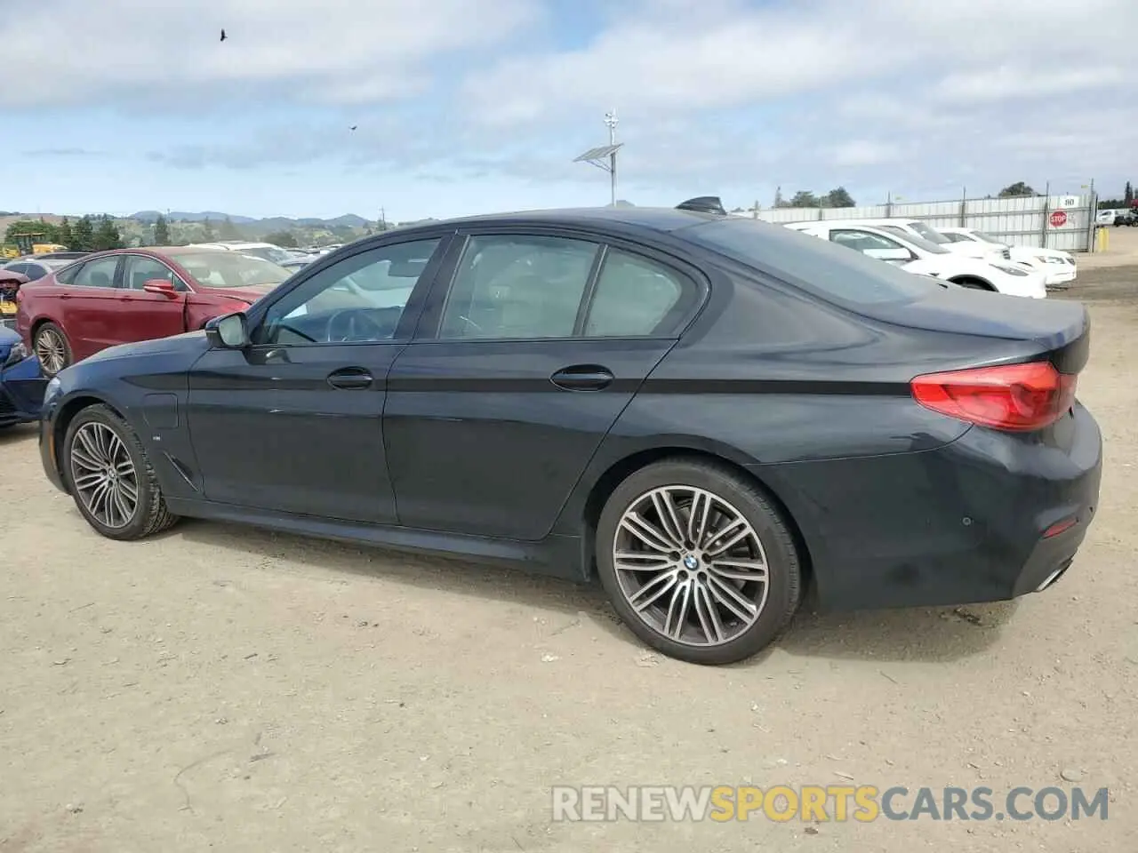 2 fotografías del automóvil dañado WBAJA9C01LCE28731 BMW 5 SERIES 2020
