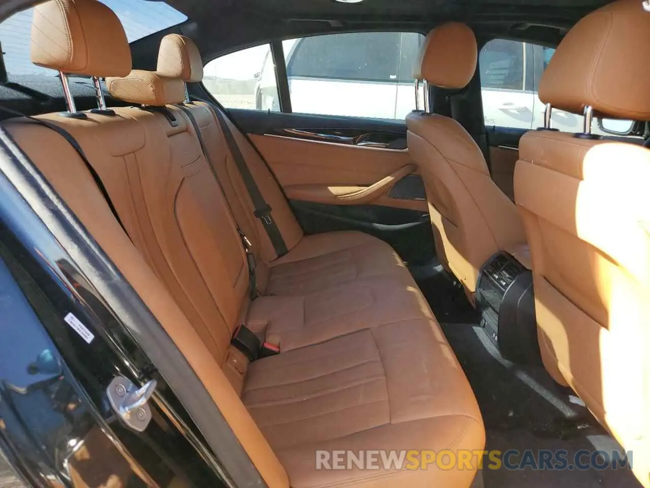10 fotografías del automóvil dañado WBAJR3C00LWW66751 BMW 5 SERIES 2020
