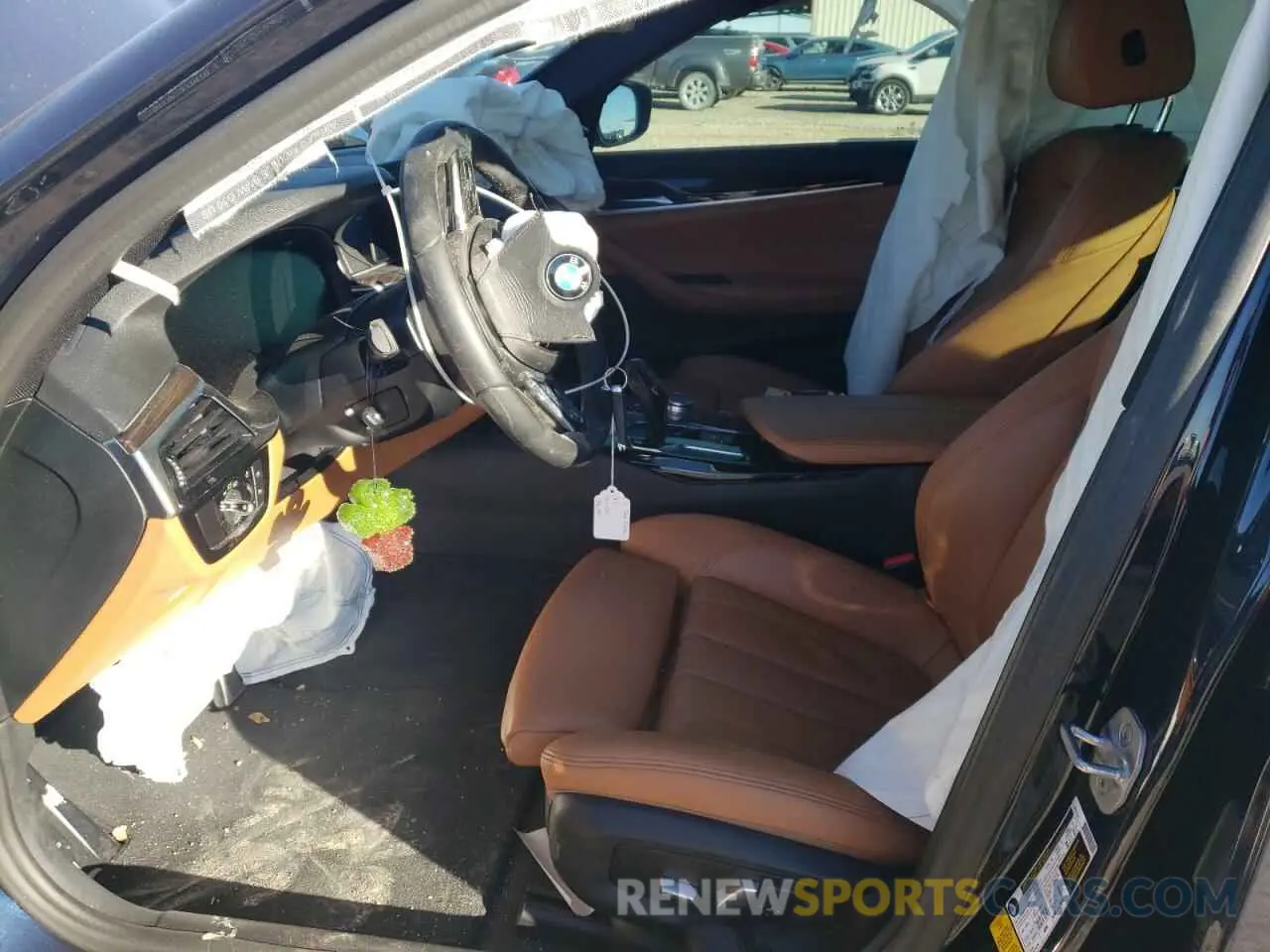 7 fotografías del automóvil dañado WBAJR3C01LCD61215 BMW 5 SERIES 2020