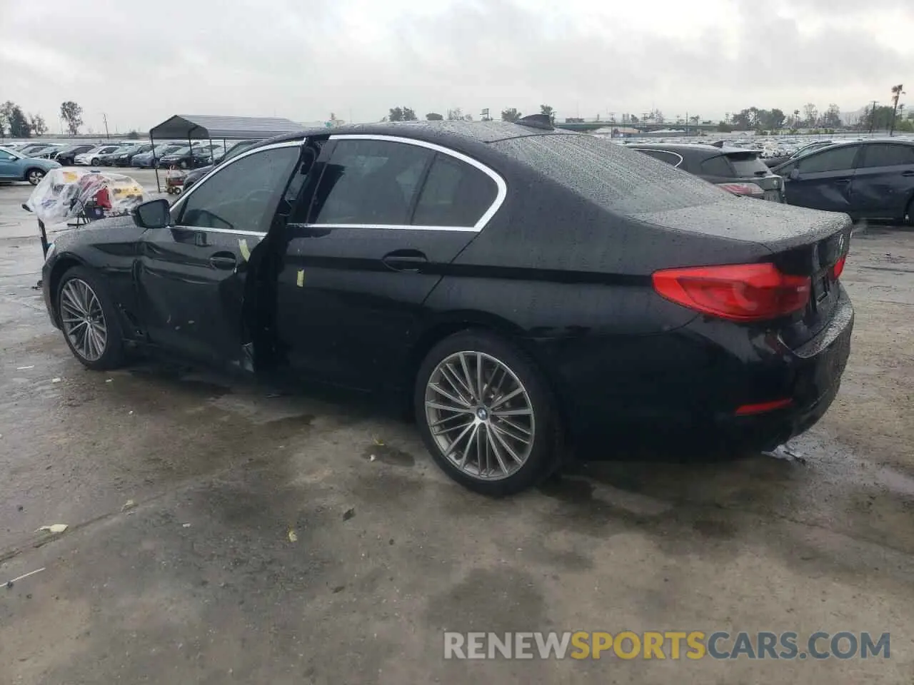 2 fotografías del automóvil dañado WBAJR3C01LWW77810 BMW 5 SERIES 2020