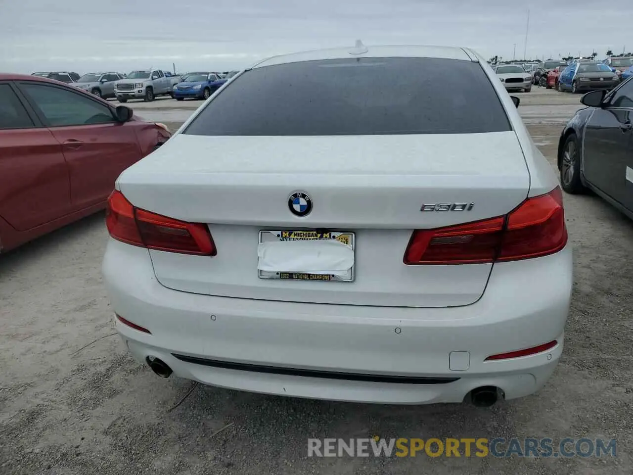 6 fotografías del automóvil dañado WBAJR3C02LCE48105 BMW 5 SERIES 2020