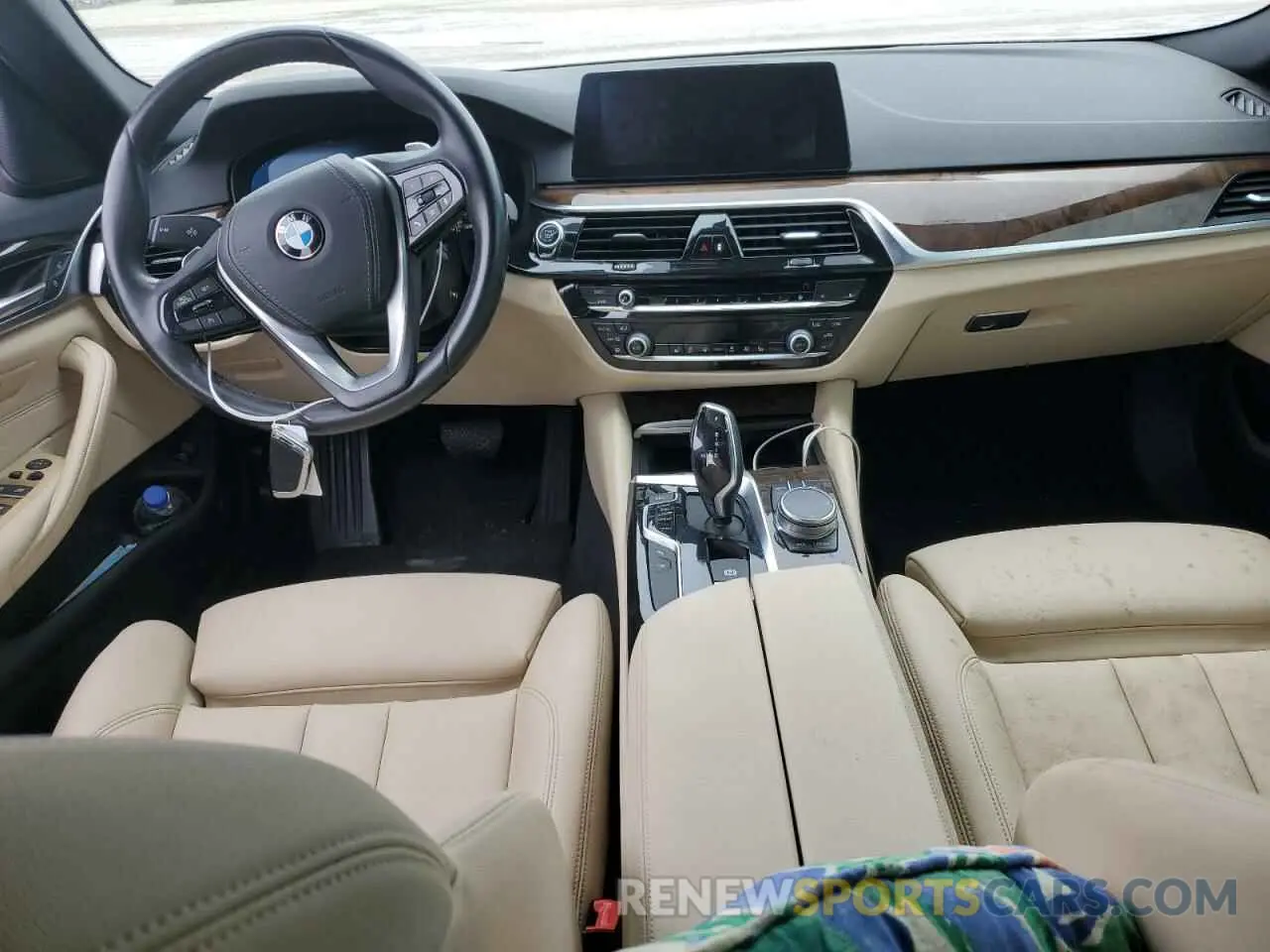 8 fotografías del automóvil dañado WBAJR3C02LCE48105 BMW 5 SERIES 2020