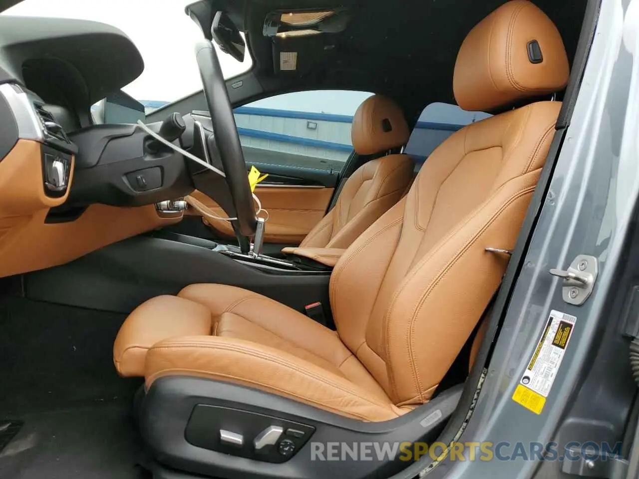 7 fotografías del automóvil dañado WBAJR3C02LCE55006 BMW 5 SERIES 2020