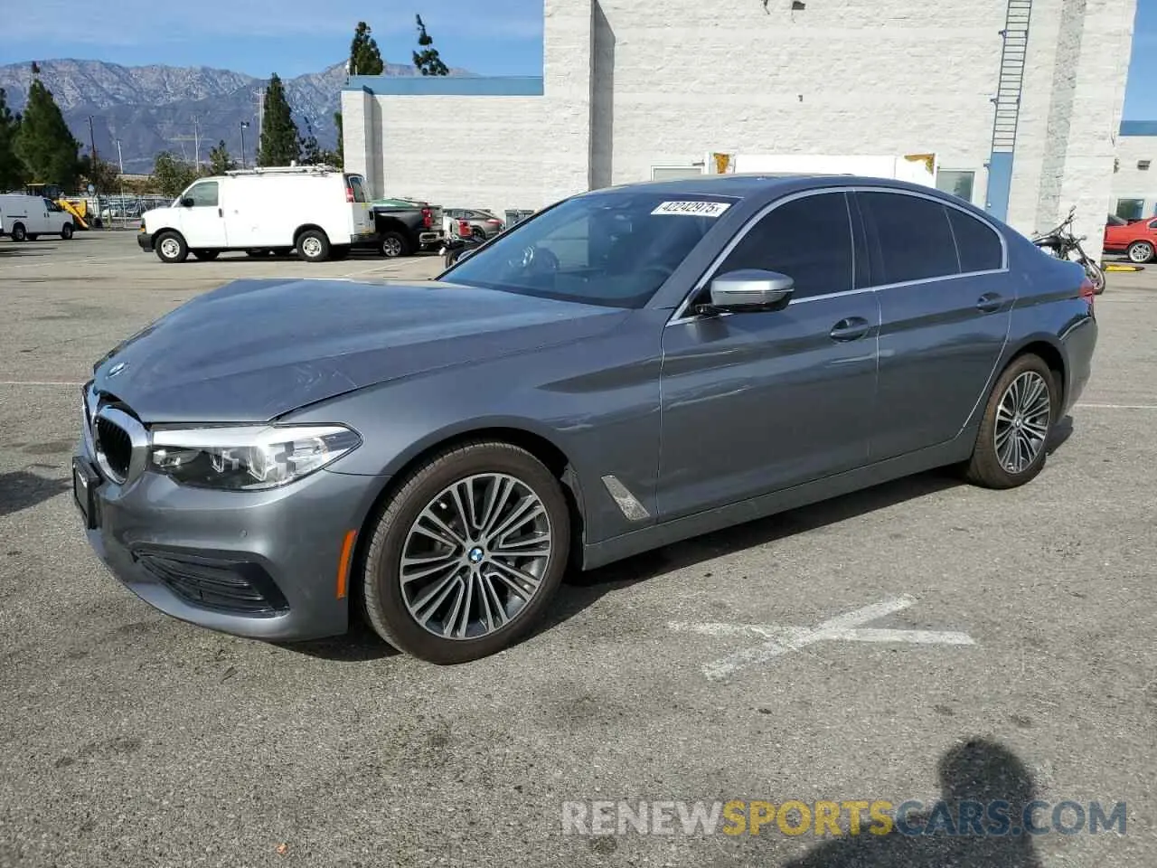 1 fotografías del automóvil dañado WBAJR3C02LWW69439 BMW 5 SERIES 2020