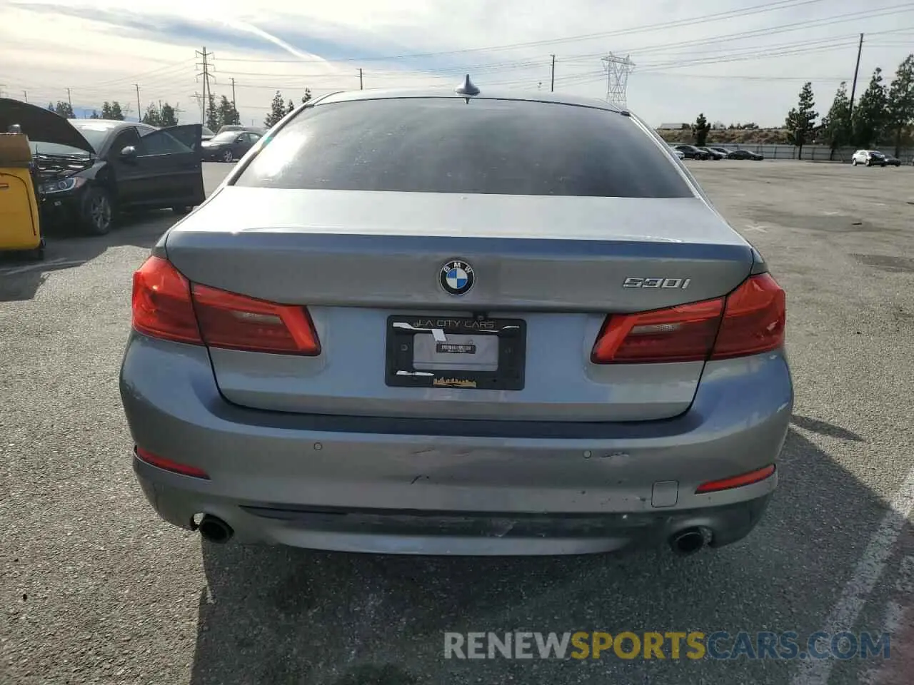 6 fotografías del automóvil dañado WBAJR3C02LWW69439 BMW 5 SERIES 2020