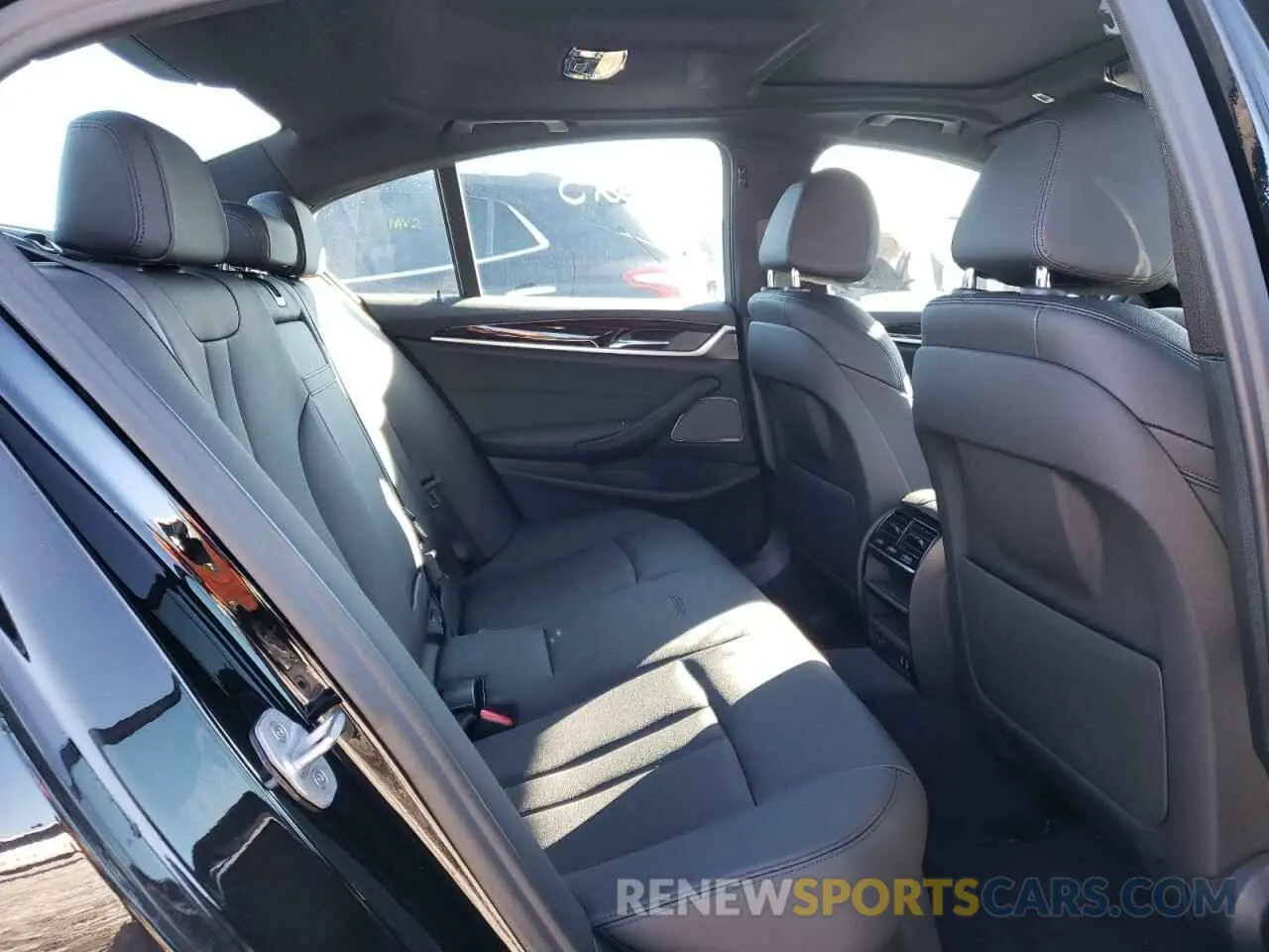 6 fotografías del automóvil dañado WBAJR3C03LCD67484 BMW 5 SERIES 2020