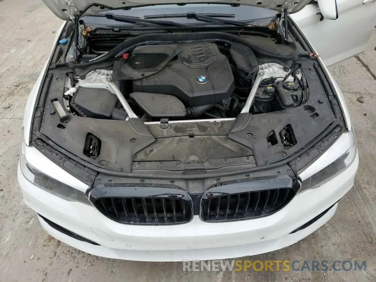 11 fotografías del automóvil dañado WBAJR3C03LWW70308 BMW 5 SERIES 2020