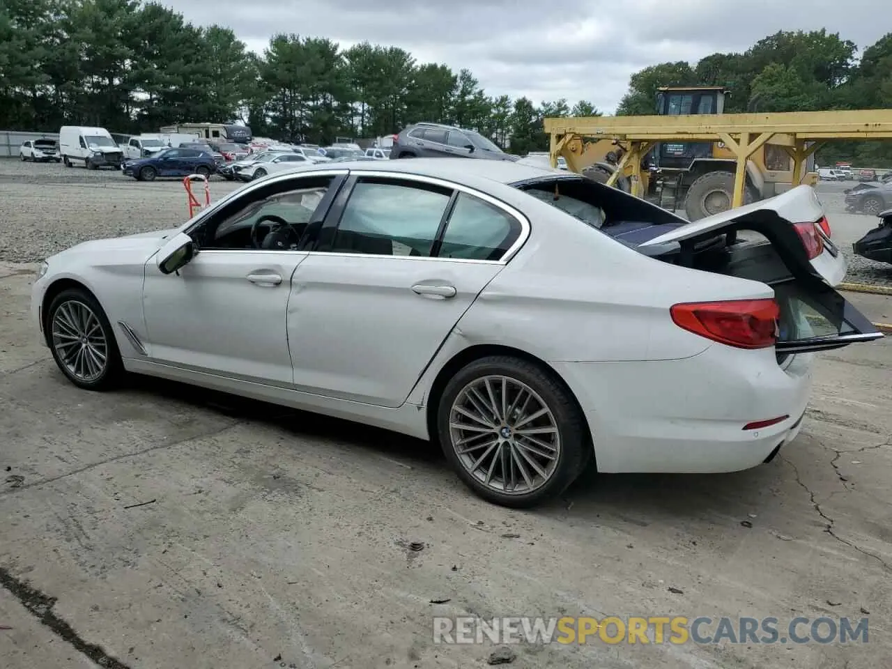 2 fotografías del automóvil dañado WBAJR3C03LWW70308 BMW 5 SERIES 2020