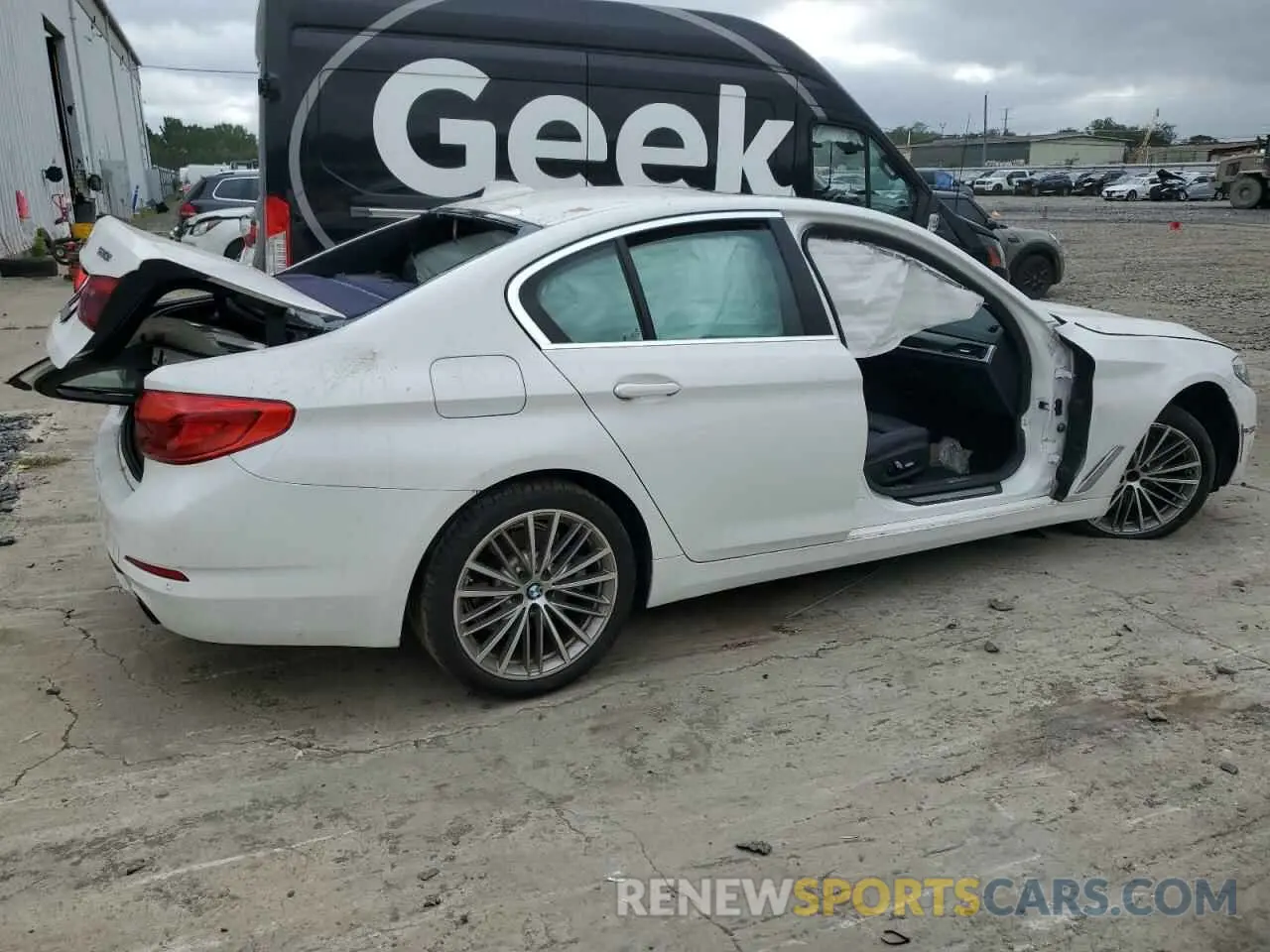 3 fotografías del automóvil dañado WBAJR3C03LWW70308 BMW 5 SERIES 2020