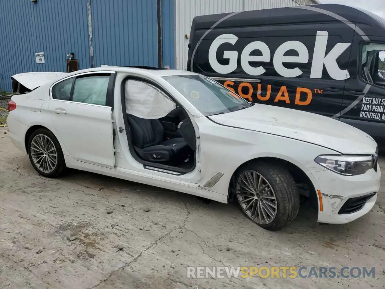 4 fotografías del automóvil dañado WBAJR3C03LWW70308 BMW 5 SERIES 2020