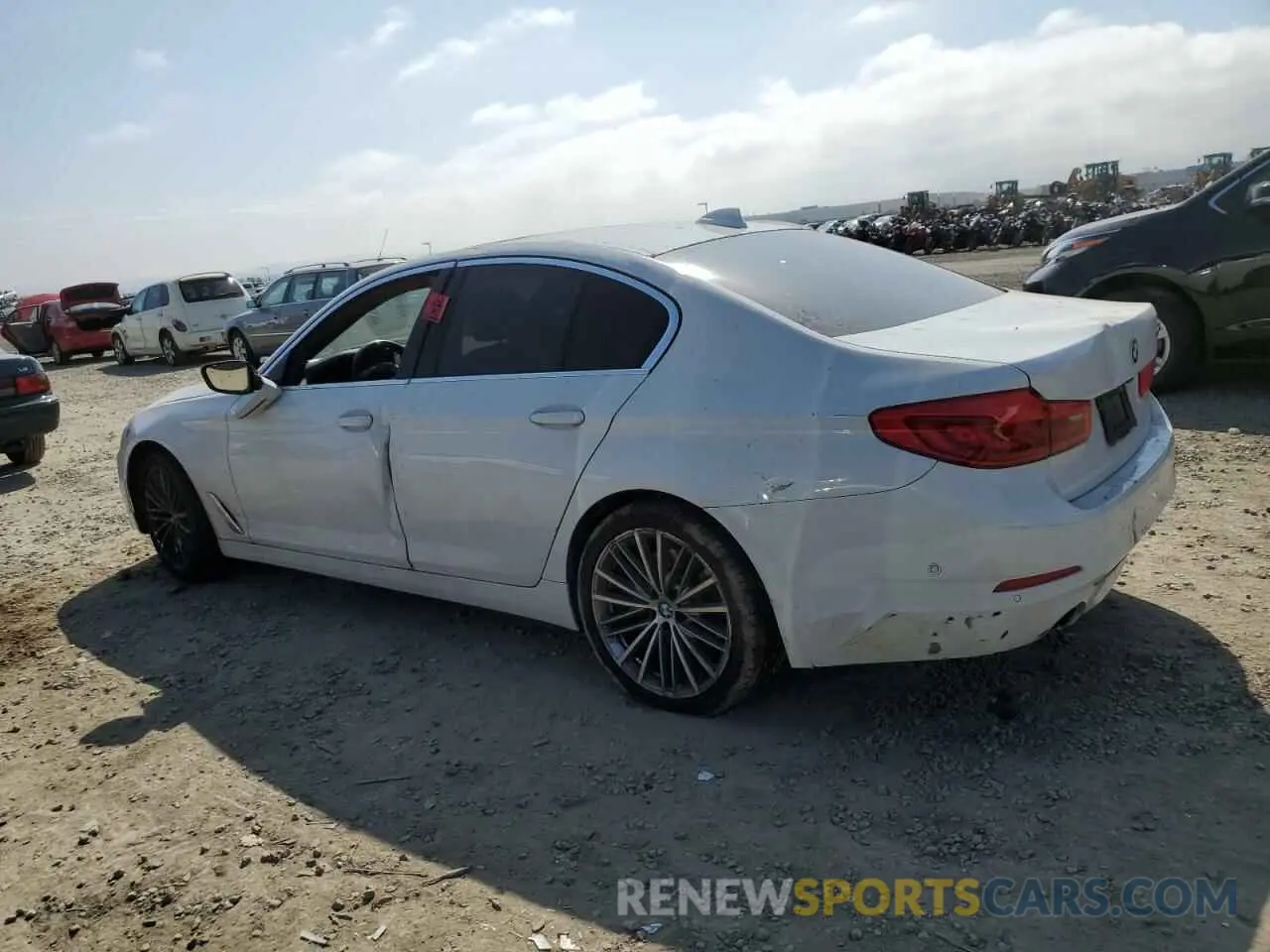 2 fotografías del automóvil dañado WBAJR3C03LWW70633 BMW 5 SERIES 2020