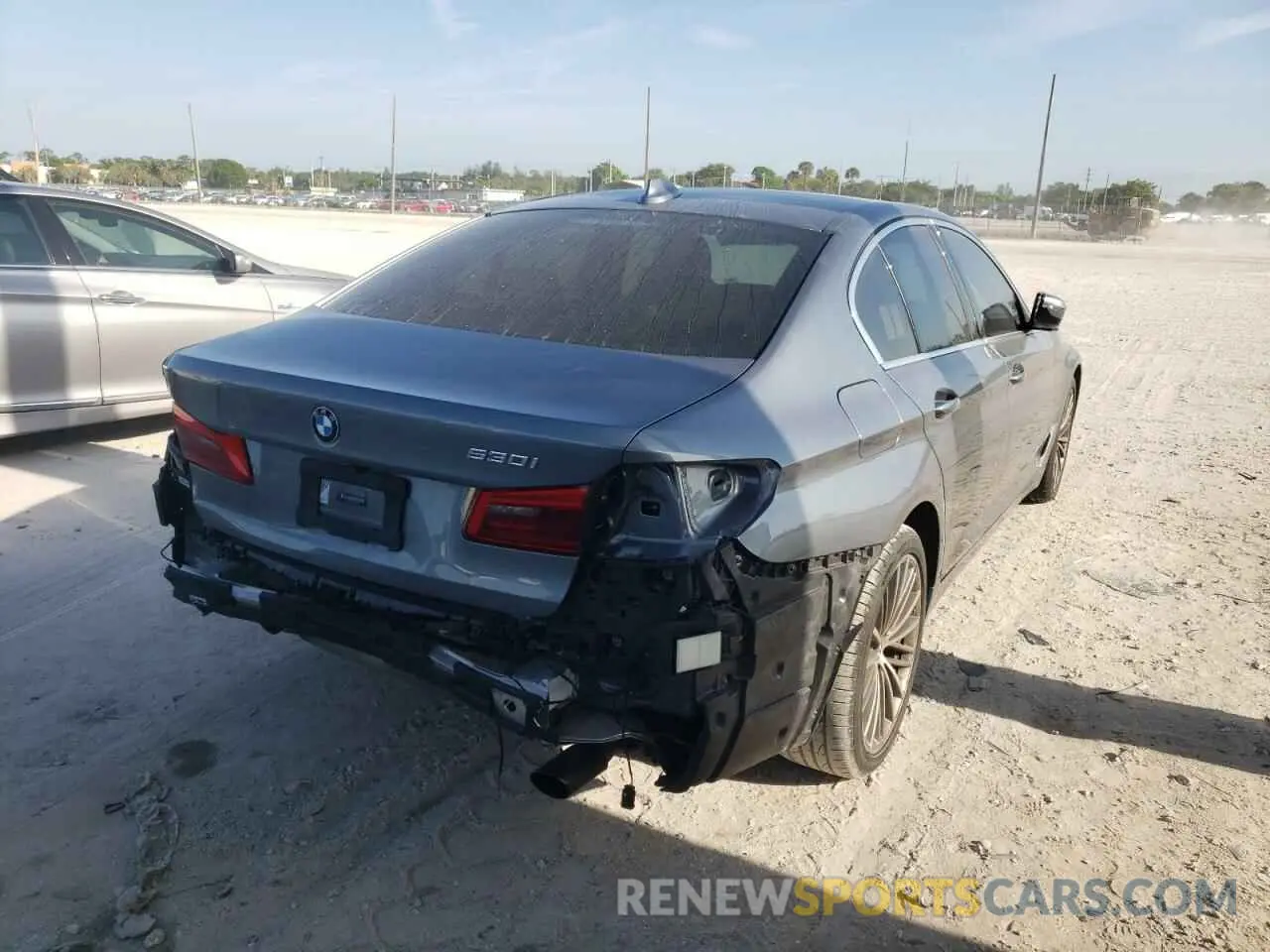 4 fotografías del automóvil dañado WBAJR3C03LWW80093 BMW 5 SERIES 2020