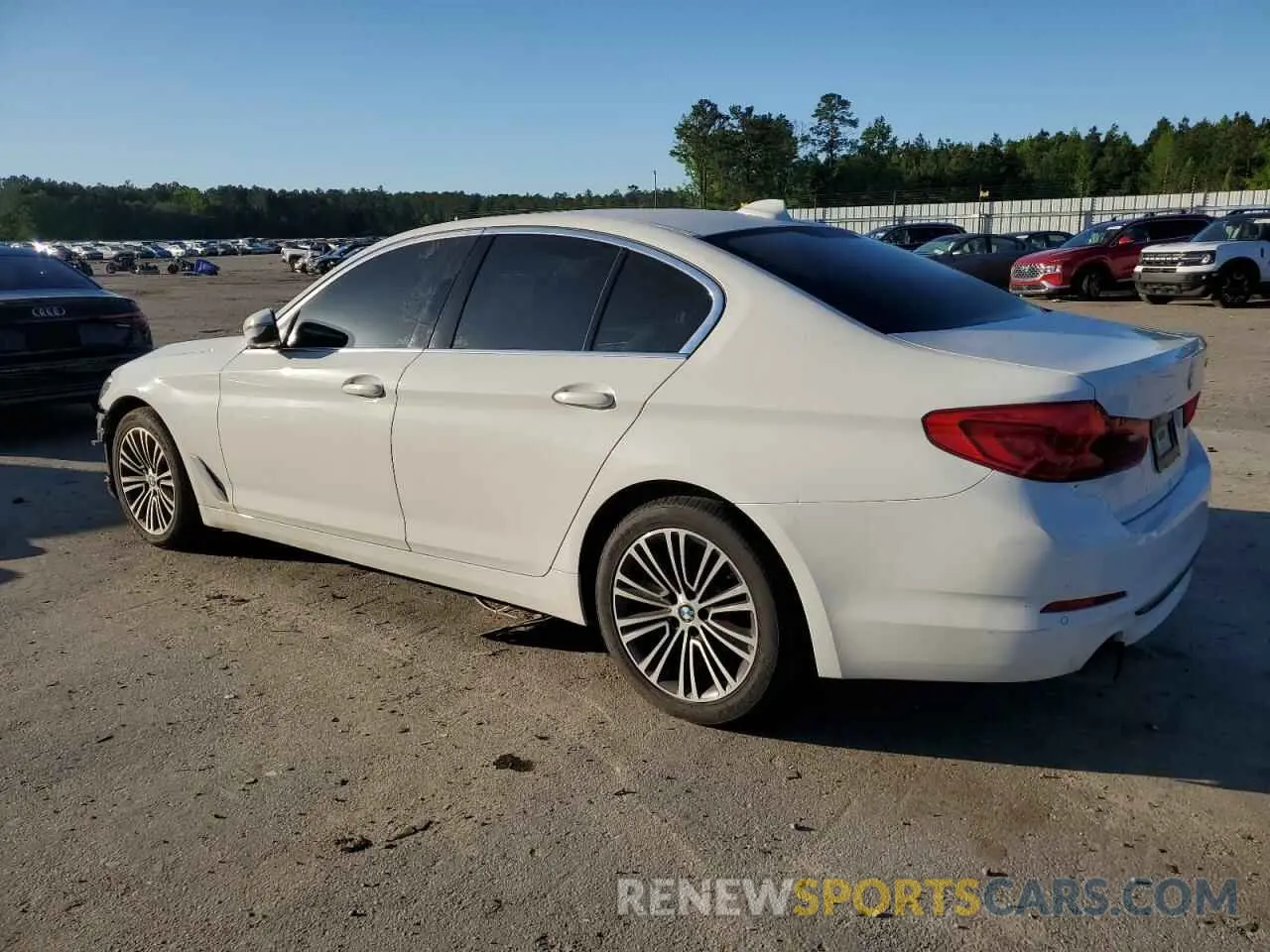2 fotografías del automóvil dañado WBAJR3C05LWW64493 BMW 5 SERIES 2020