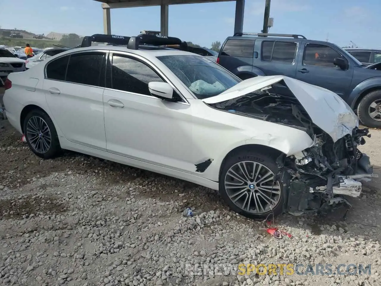 4 fotografías del automóvil dañado WBAJR3C06LWW64454 BMW 5 SERIES 2020