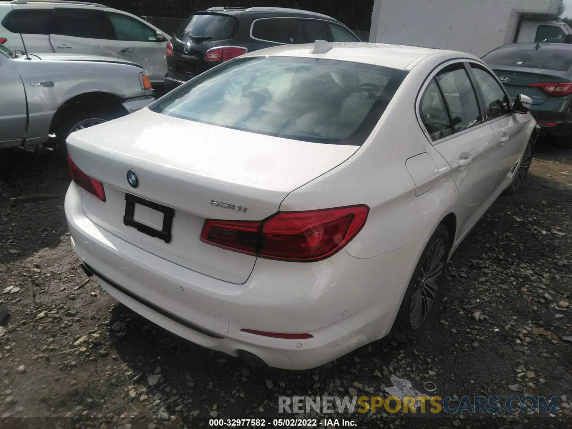 4 fotografías del automóvil dañado WBAJR3C06LWW68388 BMW 5 SERIES 2020