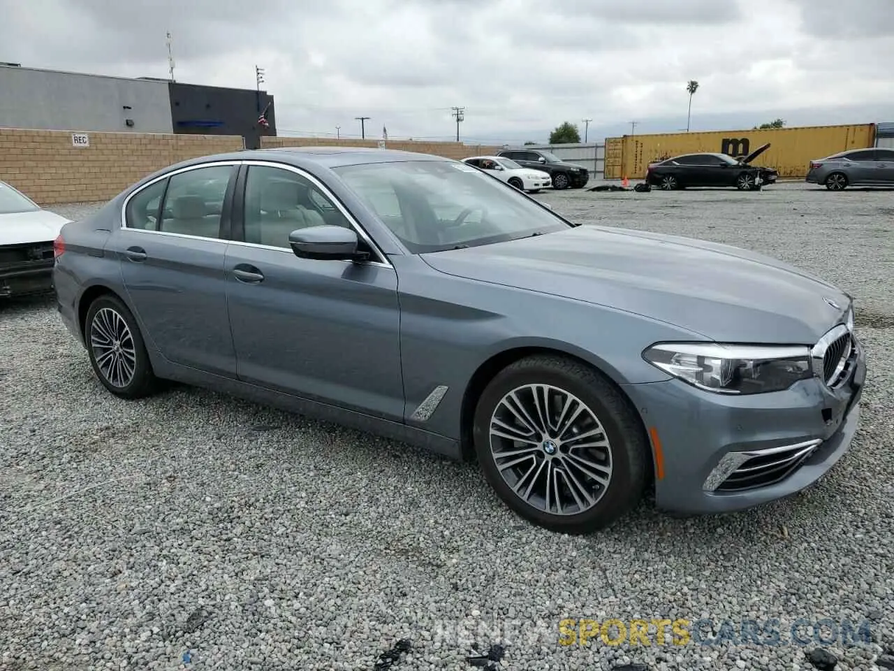 4 fotografías del automóvil dañado WBAJR3C06LWW75731 BMW 5 SERIES 2020