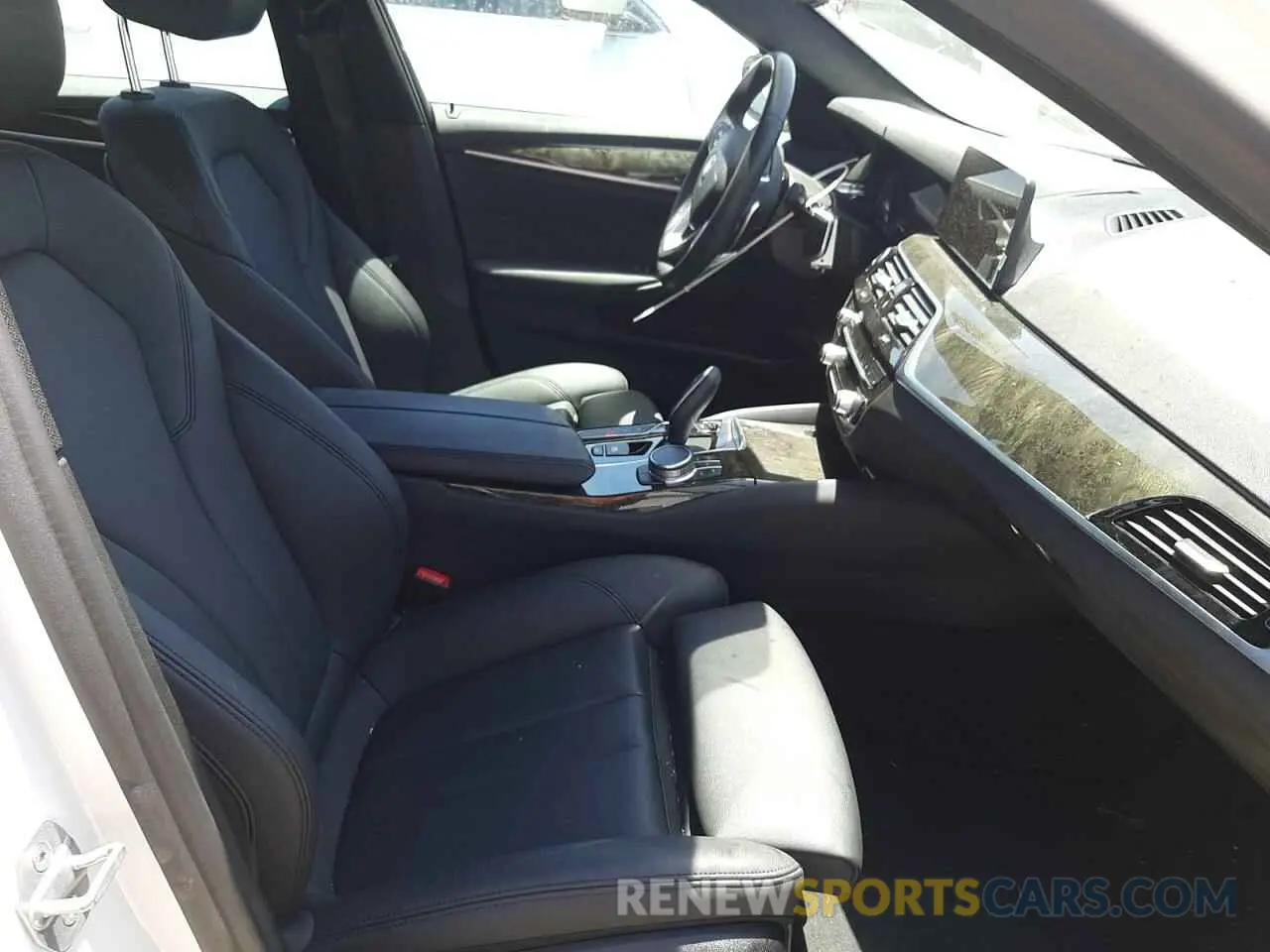 5 fotografías del automóvil dañado WBAJR3C07LWW73695 BMW 5 SERIES 2020
