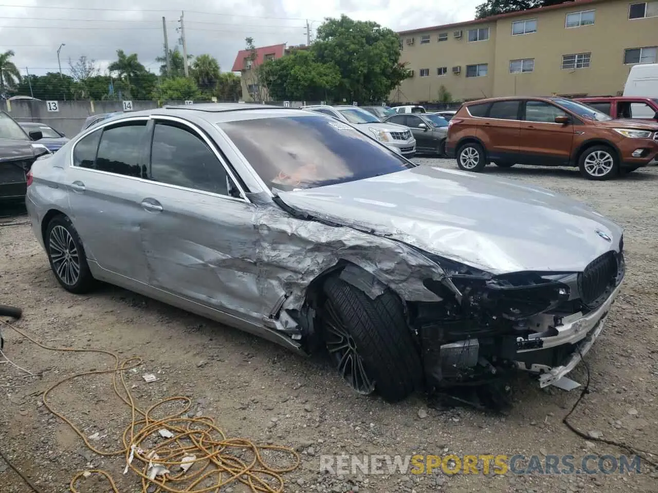 1 fotografías del automóvil dañado WBAJR3C08LCE60131 BMW 5 SERIES 2020