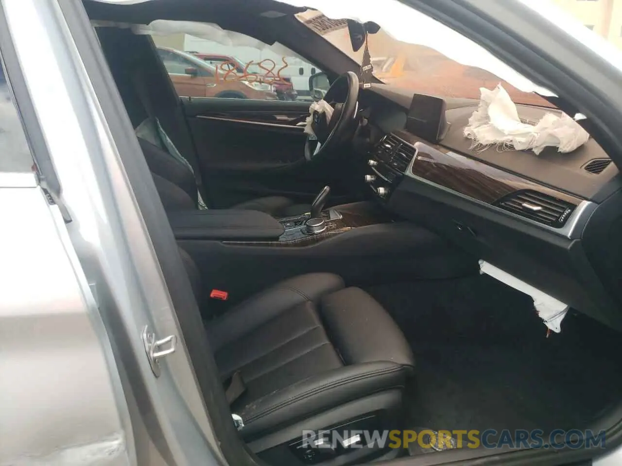 5 fotografías del automóvil dañado WBAJR3C08LCE60131 BMW 5 SERIES 2020