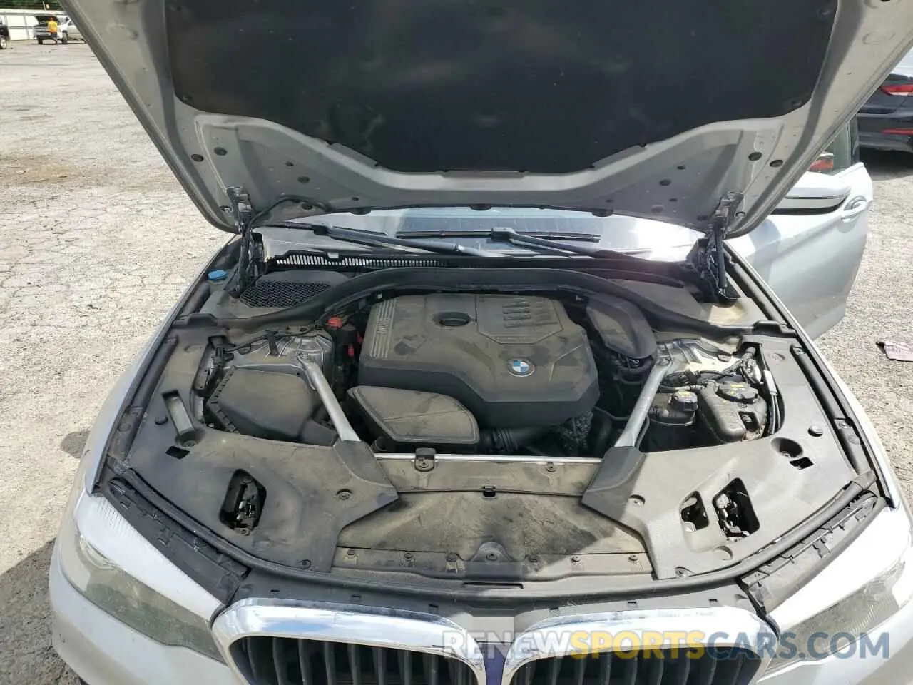 13 fotografías del automóvil dañado WBAJR3C09LWW63704 BMW 5 SERIES 2020