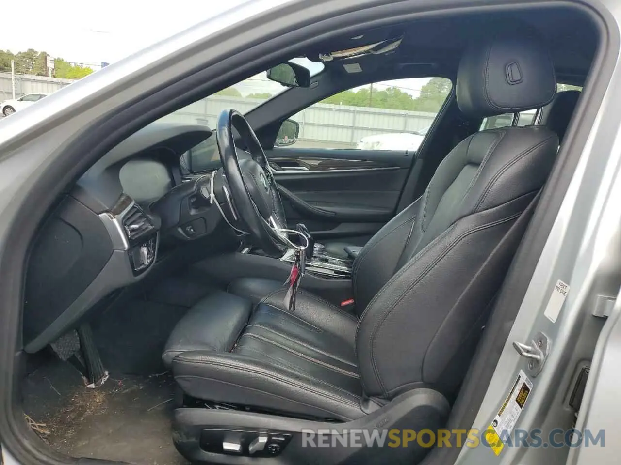 7 fotografías del automóvil dañado WBAJR3C09LWW63704 BMW 5 SERIES 2020