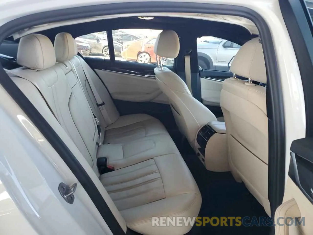 10 fotografías del automóvil dañado WBAJR3C09LWW63752 BMW 5 SERIES 2020