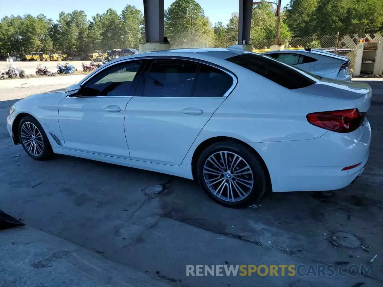 2 fotografías del automóvil dañado WBAJR3C09LWW63752 BMW 5 SERIES 2020